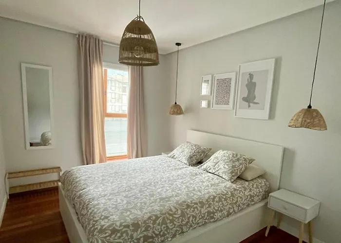 Marismas De Cantabria Cerca De Laredo * Badames